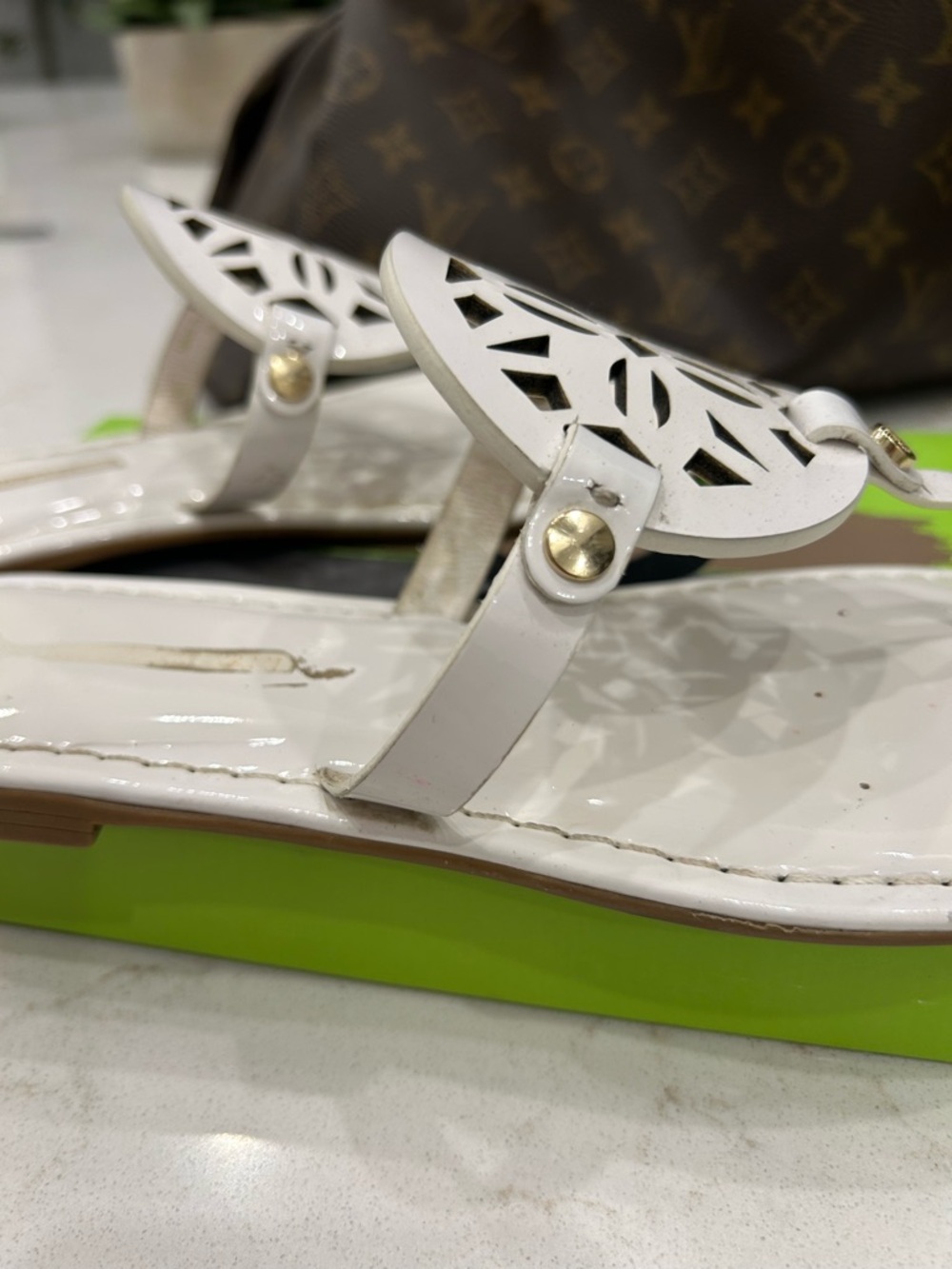 Sam Edelman White Women's Leather Cutout Thong Sandals - Picture 3 of 6